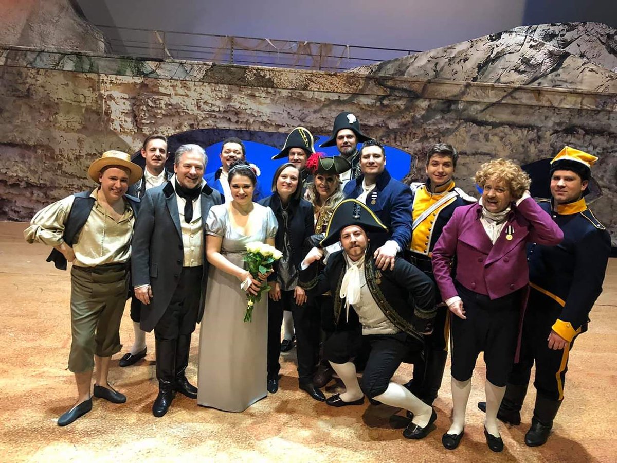 AnnaDuczmalMroz's tweet photo. A very busy weekend: 3 performances, two exceptional casts of soloists 👏a phenomenal orchestra 👏 a very long standing ovation. I LOVE MY JOB! Thank you all for the most wonderful moments in the world! 🥰
#AnnaDuczmal #BornToBeAConductor @OperaNovaBydg https://t.co/VB96C7e5ZI
