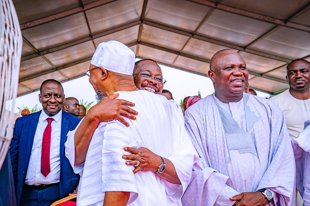raufaregbesola's tweet image. Yesterday, I was with Vice President @ProfOsinbajo, his lovely Wife, Governor @AAAjimobi and other leaders of our party @OfficialAPCNg at the interdenominational thanksgiving service held in Ikenne, Ogun State.