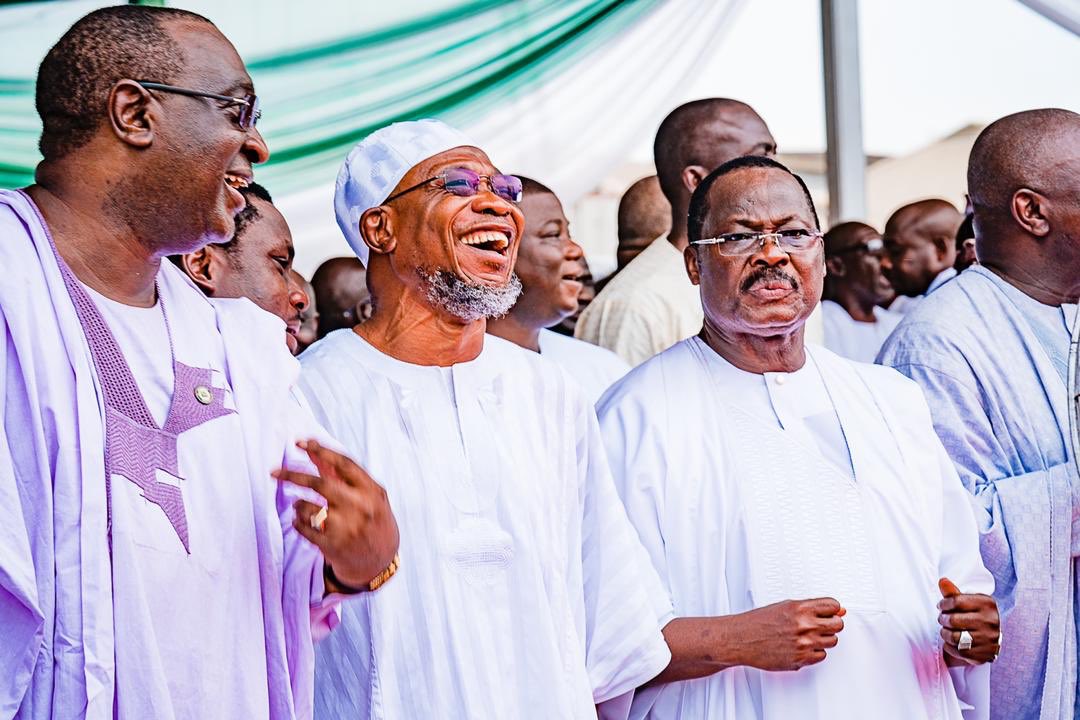 raufaregbesola's tweet image. Yesterday, I was with Vice President @ProfOsinbajo, his lovely Wife, Governor @AAAjimobi and other leaders of our party @OfficialAPCNg at the interdenominational thanksgiving service held in Ikenne, Ogun State.