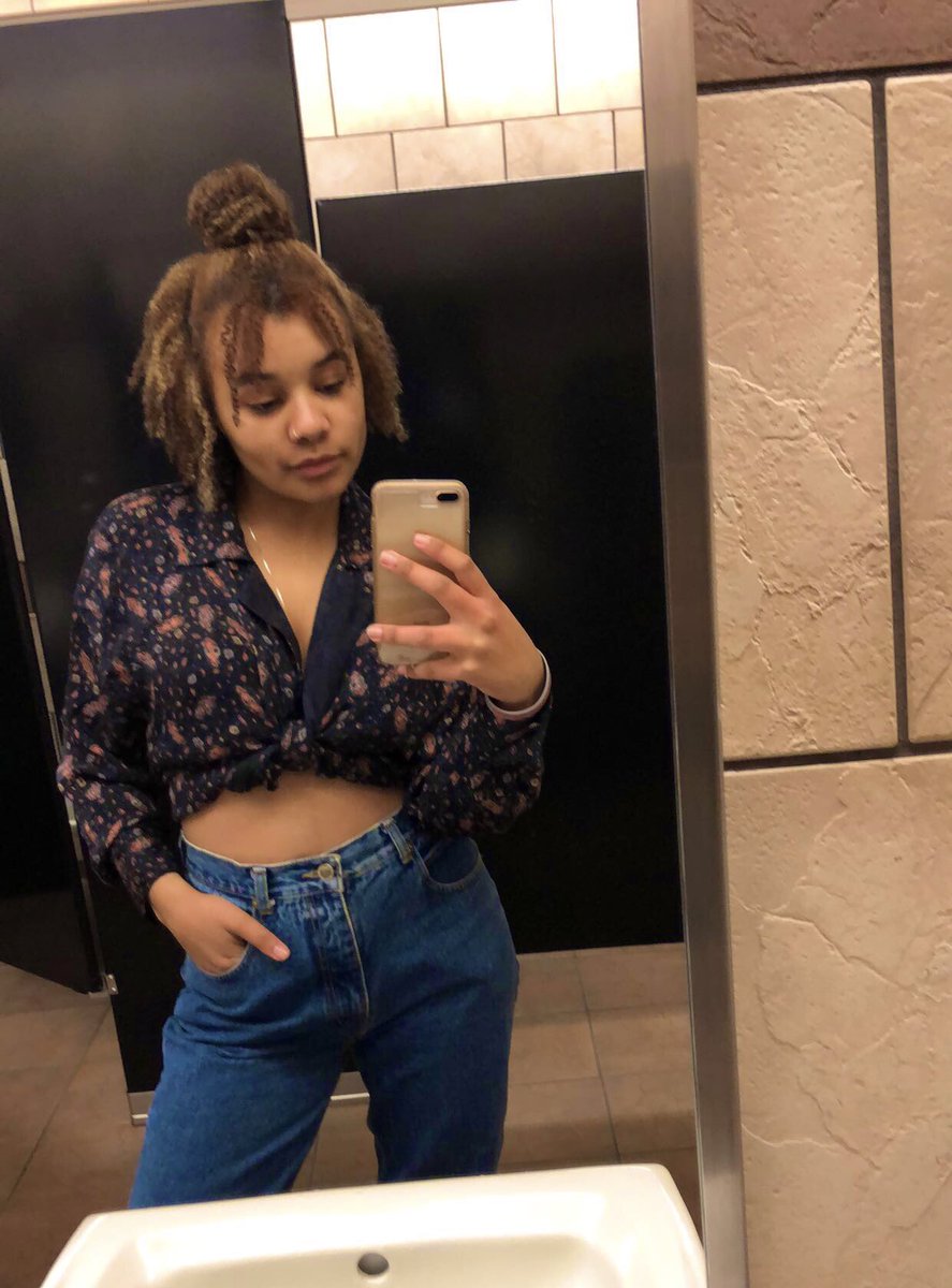 closetedmani's tweet photo. What up y’all PSA: I’m back on my bs ;)) 💕😈 #springbs https://t.co/aYYN239B6R