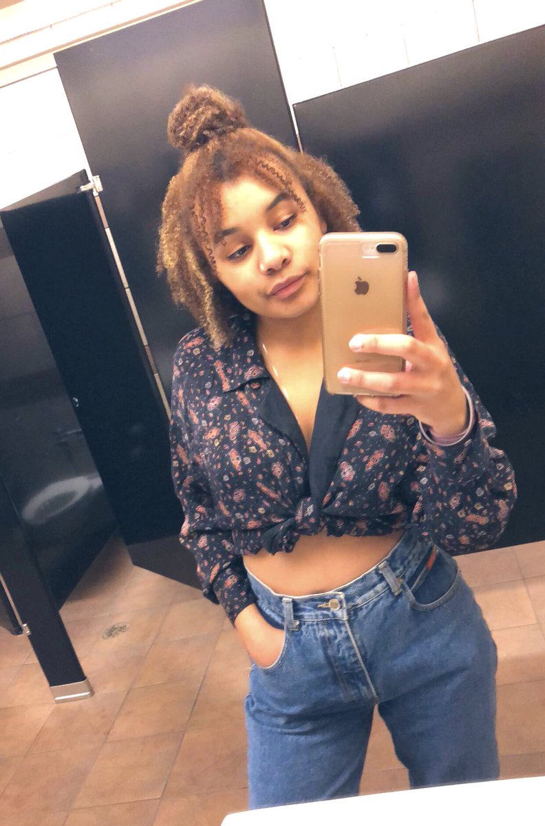 closetedmani's tweet photo. What up y’all PSA: I’m back on my bs ;)) 💕😈 #springbs https://t.co/aYYN239B6R