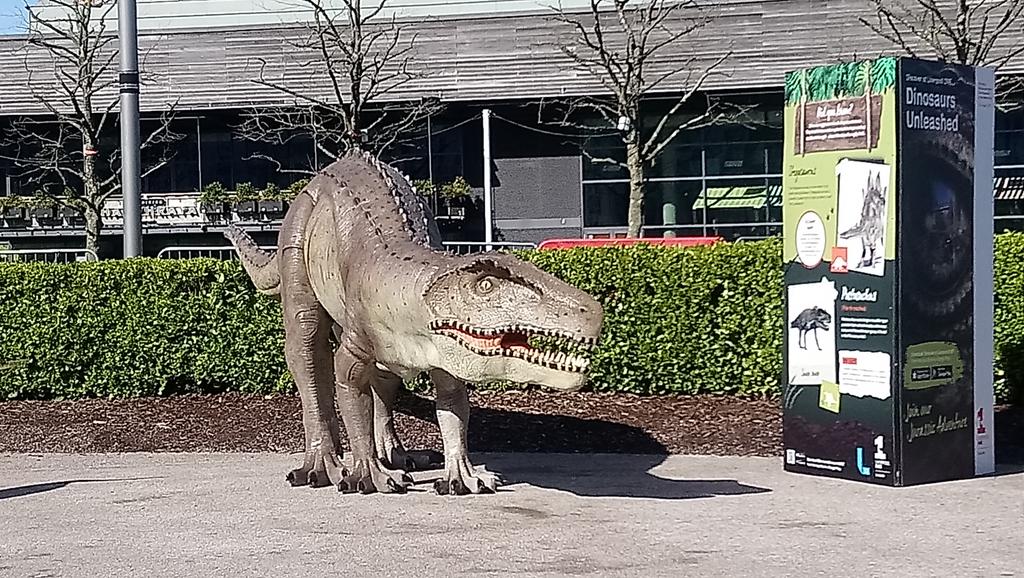 DaveThePapLpool's tweet photo. Jurassic Park,  Liverpool one,  @ExploreLpool @TheGuideLpool @VisitLiverpool @rossie7dj  #naturalhistory #visitliverpool #hiltonhotels #stayliverpool https://t.co/pe1Gkyf0N9
