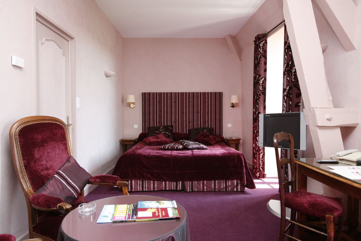 Château Castel Novel tweet media