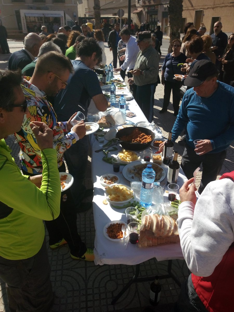 aytoalguenya's tweet photo. Presentación oficial del proyecto Eco-Distrit en #Algueña, con marcha senderista, almuerzo y sesión vermut.
La alcaldesa, acompañada de miembros de municipios participantes, y representantes de @SEAE_Agroecolog y @GALsurAlicante , dieron la bienvenida a este innovador proyecto. https://t.co/AFw7X3SdGs