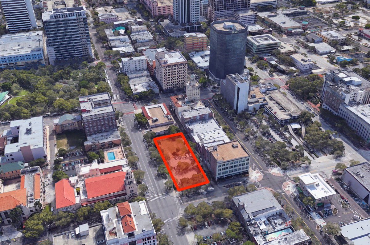 TampaTenantRep's tweet photo. Be on the look out for this St. Pete lot that was bought for $5.65 million. Plans to become a mixed-use (office space and boutique hotel) high-rise are in the works. https://t.co/2NmCYoDAti https://t.co/IyR6NN32RY