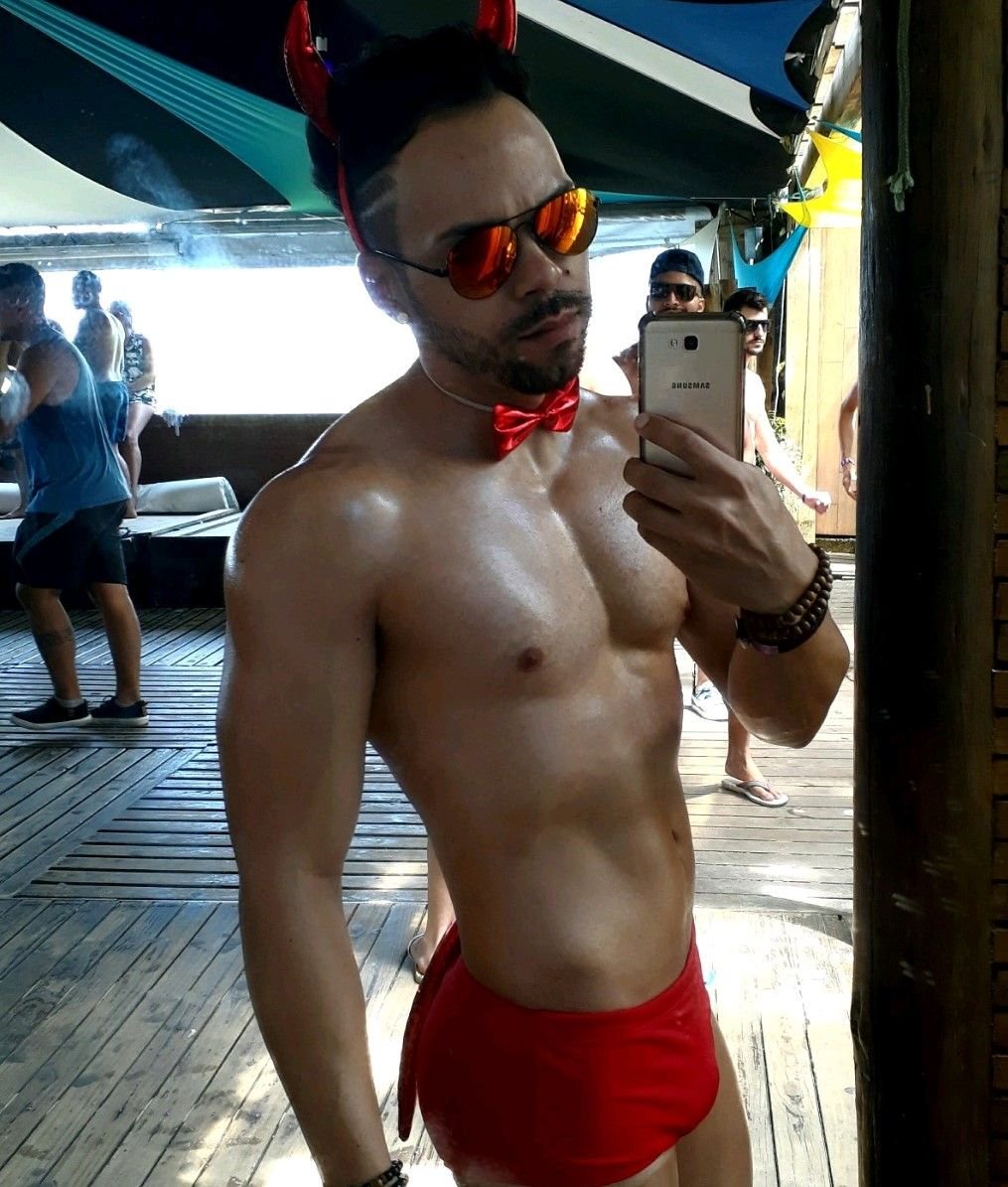 Hot gay app