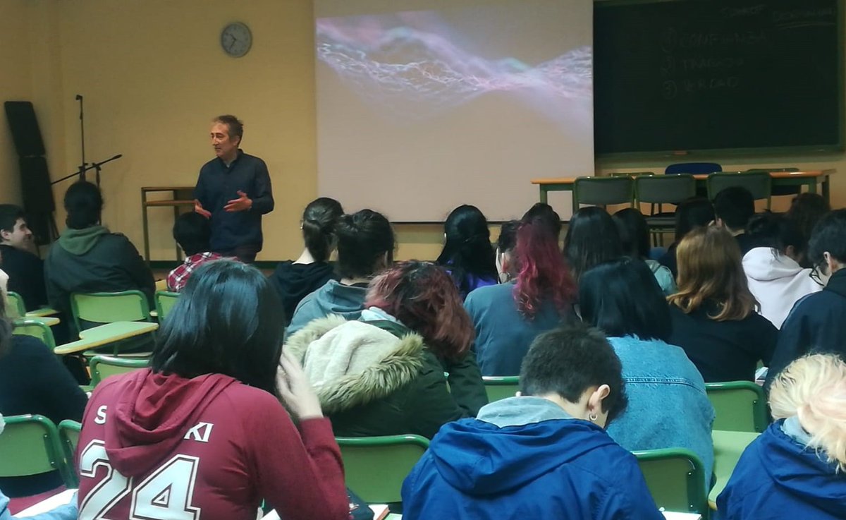sgaeactualidad's tweet photo. Esta mañana termina en Galicia la temporada del programa divulgativo #FormandoCreadores que desarrolla la @fundacionsgae. Activado en 2018 por el Consejo Territorial de la SGAE en Galicia, ha llegado a varios cientos de estudiantes en esta Comunidad.
https://t.co/I1ZdQjuj4T https://t.co/I9T4SdVk0x