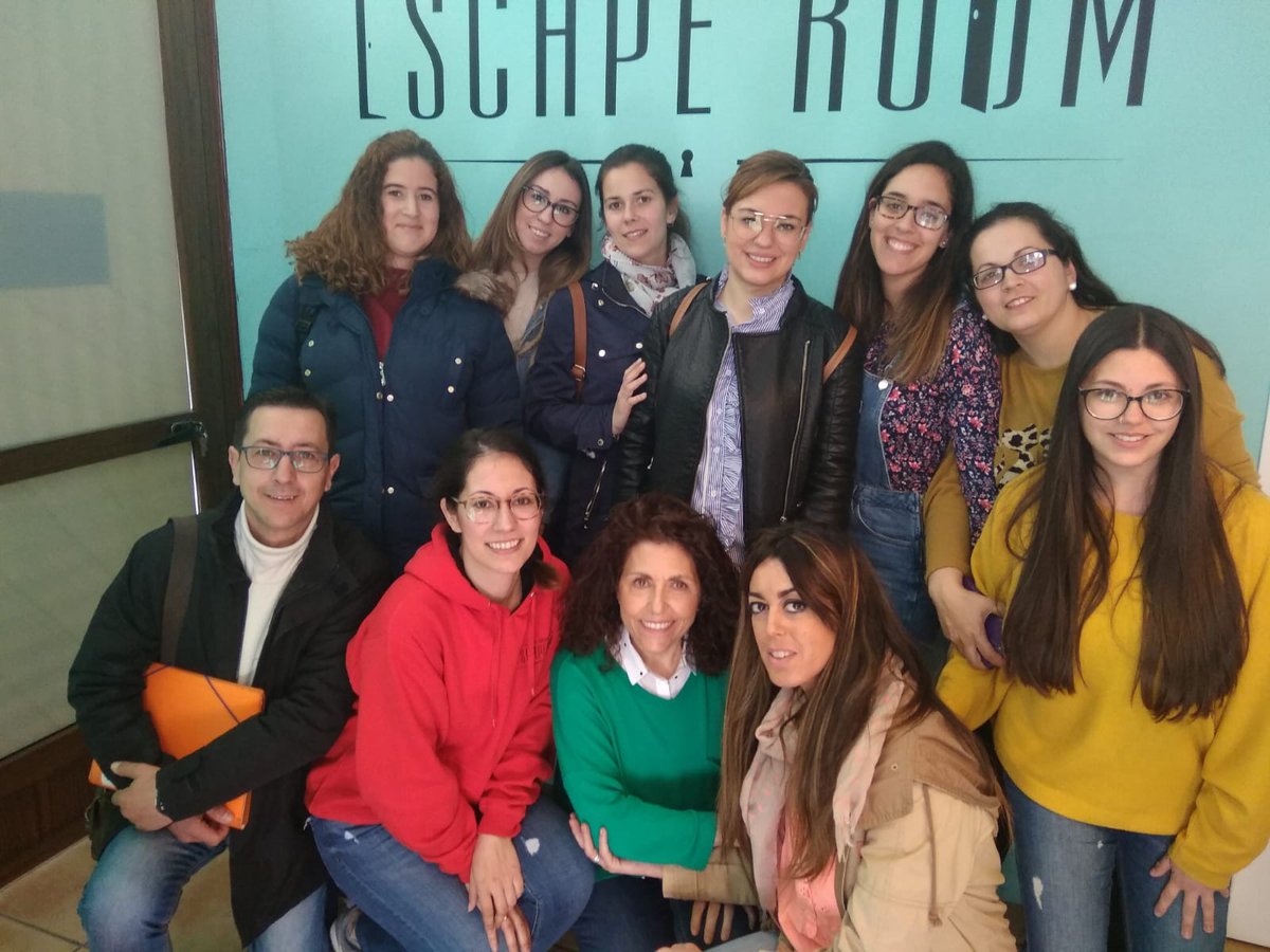 LanzaderaUbeda's tweet photo. Empezamos el lunes visitando el #EscapeRoom en #Úbeda para practicar #competencias como la #cooperación, #trabajoenequipo, #comunicación, #respeto y #paciencia. Hemos trabajado muy bien el "Equipo LANZA" y  el "Equipo DERA" 💪🚀 @FundacionSMLRPH @Lanzaderas_EES @fundacionTef https://t.co/74YJ4E4H4E