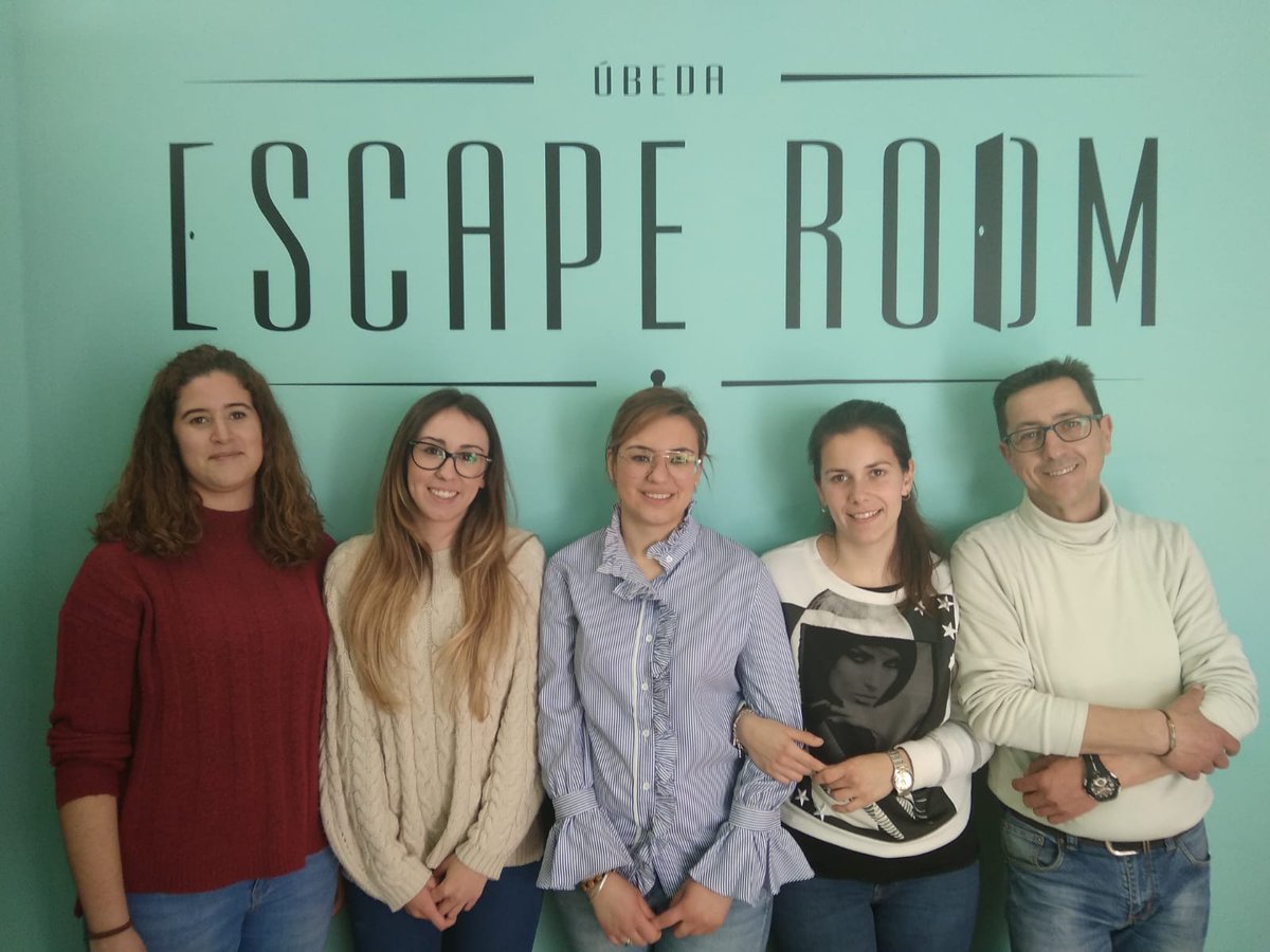 Empezamos el lunes visitando el #EscapeRoom en #Úbeda para practicar #competencias como la #cooperación, #trabajoenequipo, #comunicación, #respeto y #paciencia. Hemos trabajado muy bien el "Equipo LANZA" y  el "Equipo DERA" 💪🚀 <a href="/FundacionSMLRPH/">Fundación Santa María la Real</a> @Lanzaderas_EES <a href="/fundacionTef/">Fundación Telefónica</a>