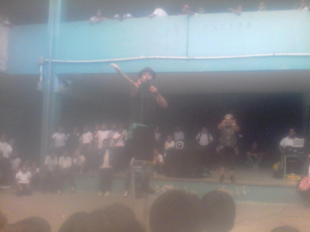mauvdran's tweet photo. 2da Bienal de Teatro a cielo abierto, presente en el espacio educativo para recrear con su talento a las niñas y niños de la U.E.B. Dr. Severiano Hernández. @MPPEDUCACION @Fundabit @fbitanzoategui @vane_prieto @SalaAnzoategui https://t.co/X6LAHDH0mp