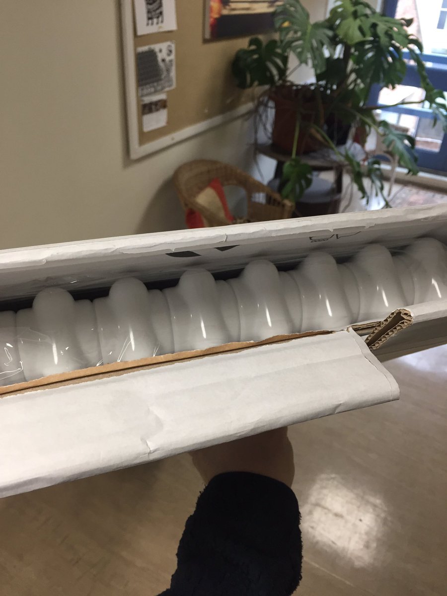 WilmshurstMatt's tweet photo. @Screwfix Hey, this is how my £200 radiator arrived? Thoughts? https://t.co/lvYtOAO5Ik