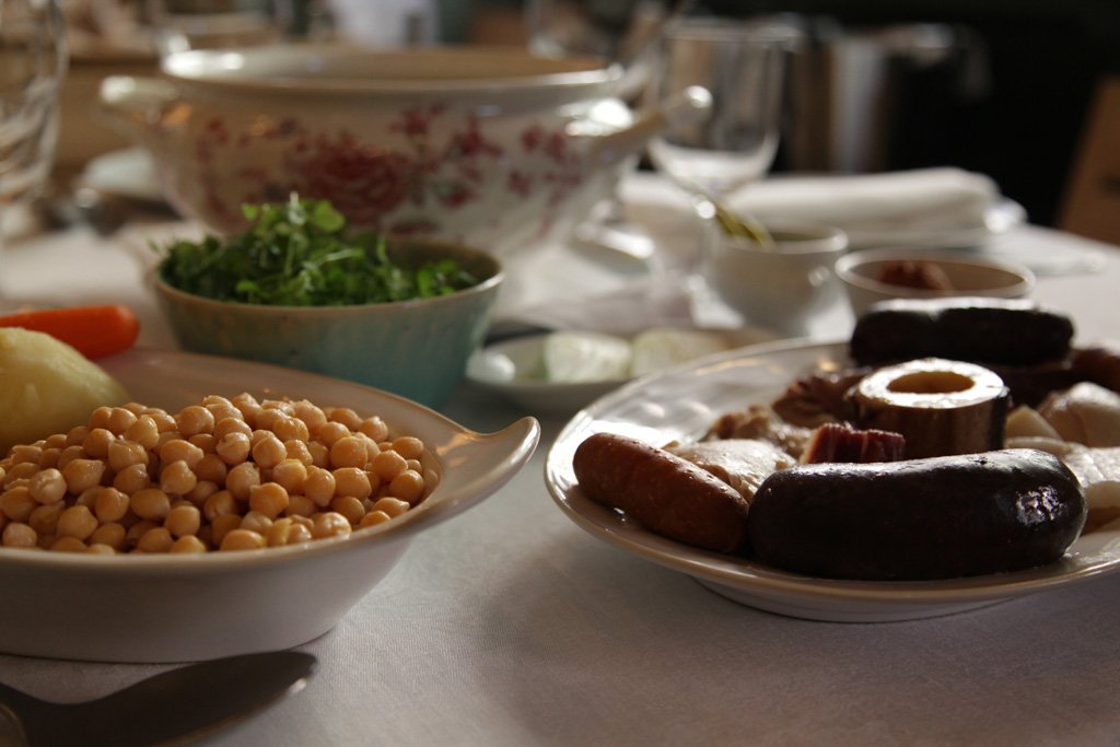 El #CocidodeCarmen, un servicio exclusivo dentro de <a href="/TabernaPedraza/">Taberna Pedraza</a> . Con su sopa desgrasada y una selección de materia prima que hacen único cada vuelco.