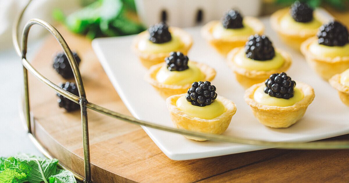 AngelaTague's tweet photo. You know I LOVE writing about food! Check out my latest post on the @a2MilkUSA blog! I'm chatting about DESSERTS!!
Fresh Fruit Desserts for Spring  https://t.co/DUfAmJrSXI https://t.co/TfytsIbmbY