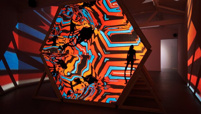 ARTtvComTr's tweet photo. Saatchi Galeri'de yer alan Kaleidoscope adlı sergi, Nurdan Ateş'in yorumları ile ARTtvBlog'da. Okumak için 👉🏻https://t.co/UNR6xsurUi👈🏻 #followyourart #arttv #nurdanates #kaleidoscope #saatchigallery #art #arttvblog #arttvturkey .@saatchi_gallery https://t.co/jKGgjHPilN