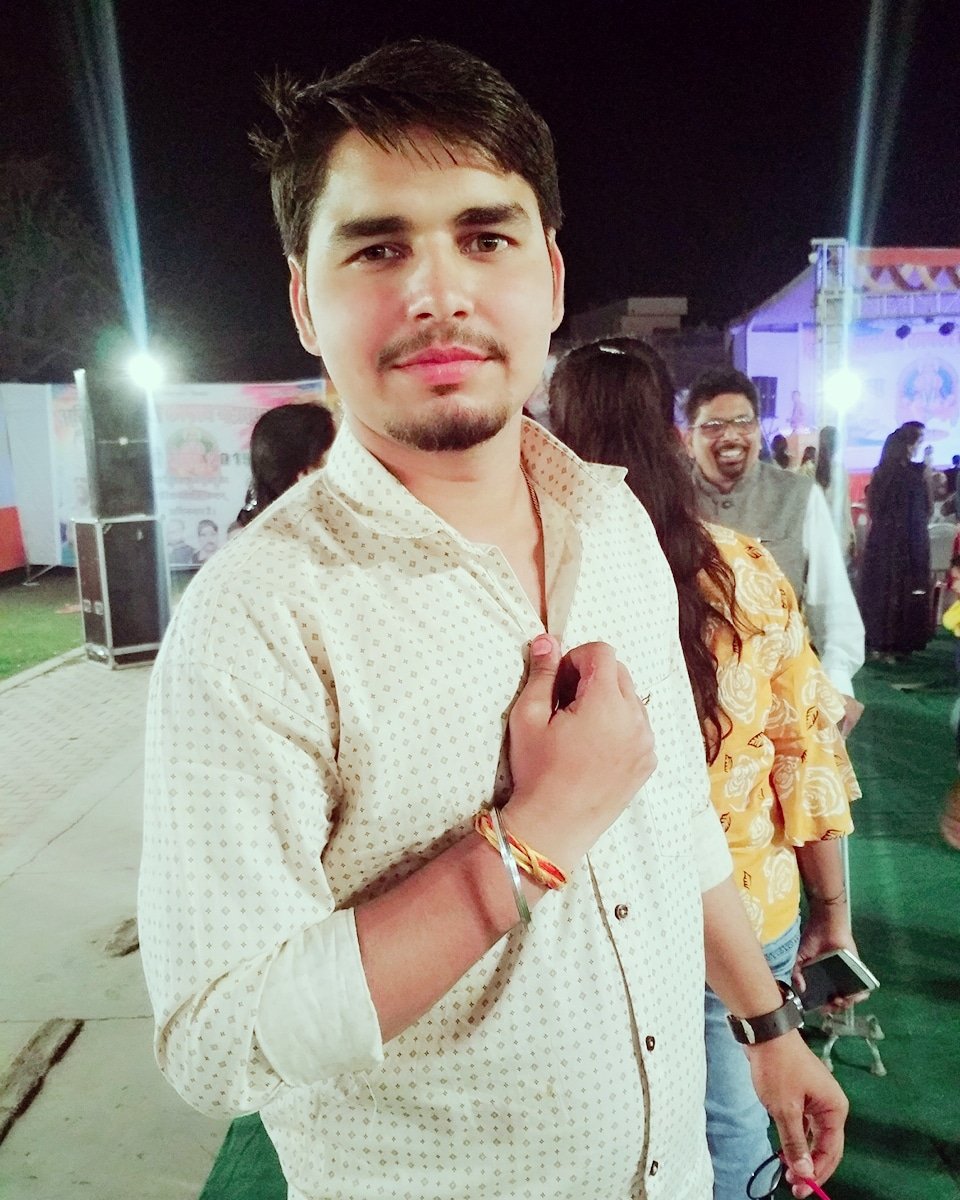 Saxena1Nitin's tweet photo. Nitin saxena1
2k19 holi milan samaroh badaun https://t.co/KXlIw4gCSY