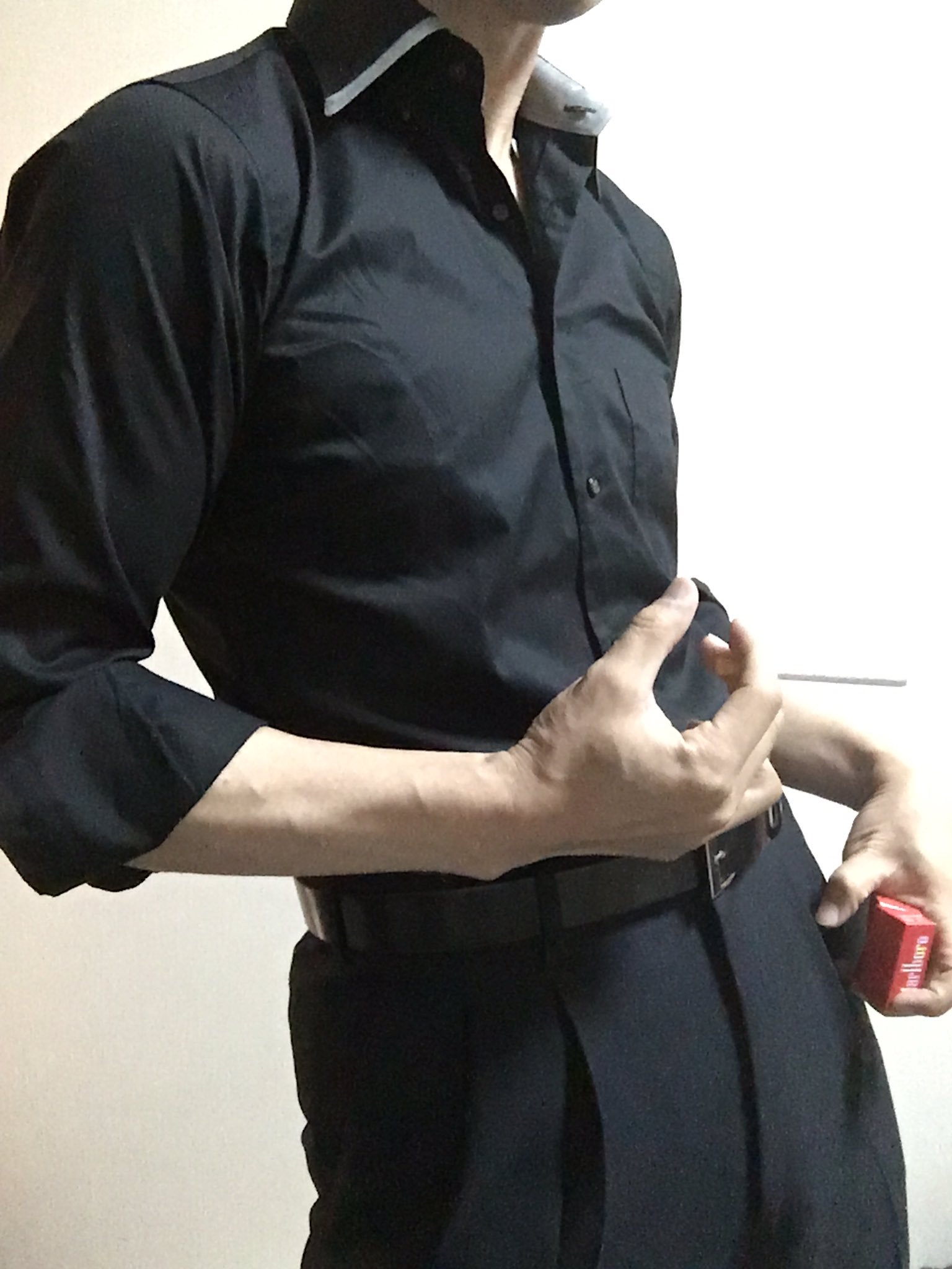 まこ立会人 でもアームバンドつけてない腕まくりも好きなんだ
