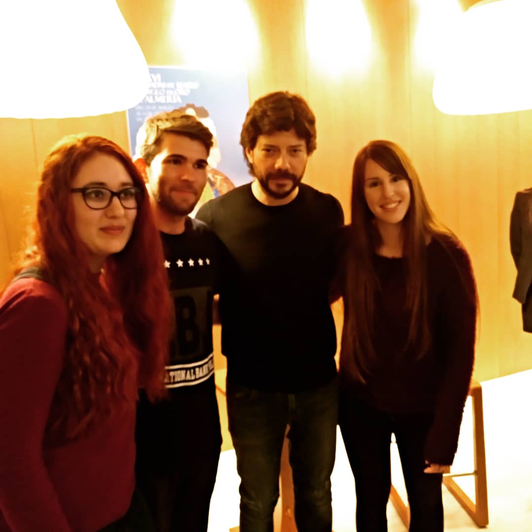 artedramaticoAL's tweet photo. ¡Contentísimos! Una oportunidad magnífica compartir consejos y experiencias de un actorazo como @alvaromorte Esta noche su compañía actúa en el Apolo con una versión de "El Lazarillo de Tormes". ¡No te la pierdas!
#EADCA #TeatroCervantesAlmería #FormaciónIntegral https://t.co/mmpgvTrdlF