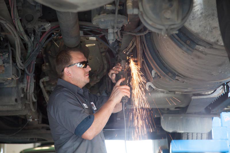 JAMBestOne's tweet photo. Hello friends! We are hiring! We are looking for qualified diesel mechanics at the following service centers:

Toledo, OH
Amherst, OH
Fremont, OH
Detroit, MI
Flint, MI
Clinton Twp, MI

And a route driver (Class C) in Dearborn, MI.

Please apply via Careers@JAMBestOne.com :) https://t.co/xLZx5aHri2