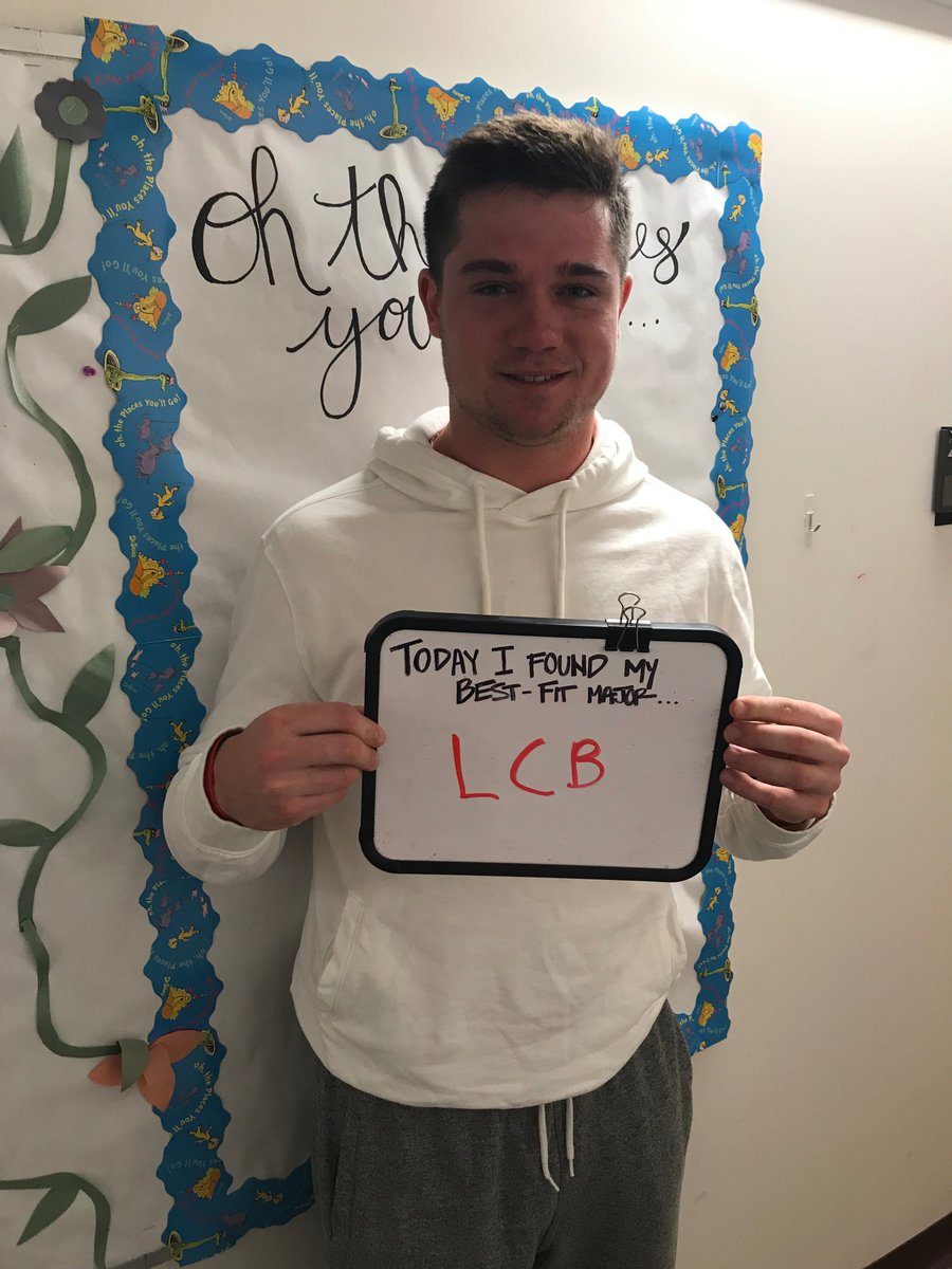 Happy Monday  <a href="/LCB_Ambassadors/">Lindner Ambassadors</a> <a href="/LSA_UC/">LindnerStudentAssoc.</a>  it's a great morning to welcome Will A. to <a href="/LindnerCollege/">Lindner College of Business</a>!  Will is doing great things on and off the field <a href="/GoBearcatsFB/">Cincinnati Football</a> Check out your grad <a href="/MHSComets/">Mason High School</a> thanks for all you did to bring Will to <a href="/uofcincy/">University of Cincinnati</a> ! 🖤❤️We are so happy he is here!