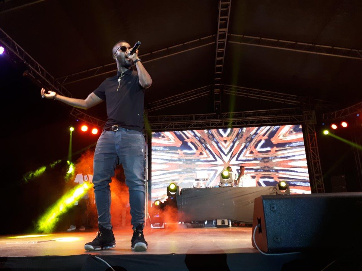 FrenchEmbassyUg's tweet photo. #FRUGWeek2019 | @eddykenzoficial and #GhettoKids spared no energy to entertain guests @KyadondoClub on 🇫🇷🇺🇬#FestivalDay. @srivoal @WilliamFBlick @aowor @Aamito_lagum https://t.co/RnXb67NTPD