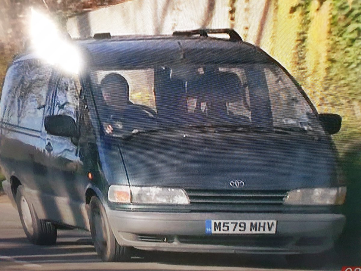 cliveGravett's tweet photo. @BBCNewsPR You filmed Boris Johnson yesterday driving on a public road (Missenden Road) just before he enters Chequers driveway NOT wearing a seat belt, if he does not have an exemption certificate you have filmed a crime, what action do you propose taking.@ThamesVP  @BBCNews https://t.co/WFF4yXbkt3