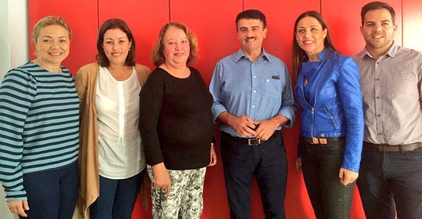 COPELANZAROTE's tweet photo. @dacilgd reconoce que está dolida tras su sustitución pero asegura que quiere que @joeldelgado86 sea senador por Lanzarote y @pablocasado_ presidente de España
https://t.co/BRIJ5BRDwP https://t.co/N42p91WMyX