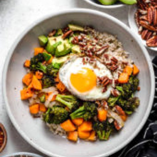 twcctz500's tweet image. RT @re_eats: Heather’s Buddha Bowl | bit.ly/2WszhxT | #7SP #Bowls #DinnerRecipes #Lunch #Recipes