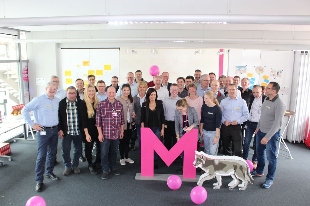 tsystemsde's tweet photo. One Team in #Wolfsburg – ein spannendes #Barcamp rund um Agile Selling, #Collaboration und #Innovation. Fully dedicated to our customer! #peoplemakeithappen #magentalighthouse https://t.co/oU3VOORMRU