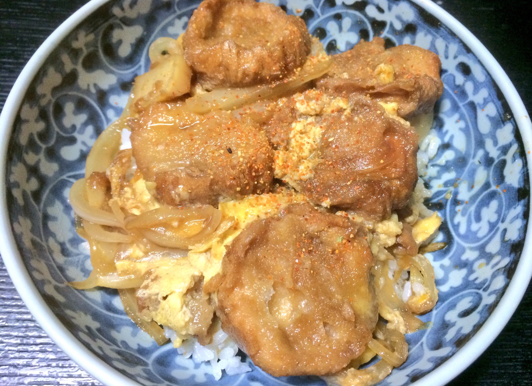 おおこしたかのぶ 上物の 仙台麩 油麩 が手に入ったので油麩丼です 油麩とは 小麦粉のたんぱく質成分のグルテンを油で揚げ て作ったあげ麩 他の食材では決して味わえない このグルテンの独特な歯ごたえ 一度経験したらクセになりますよ