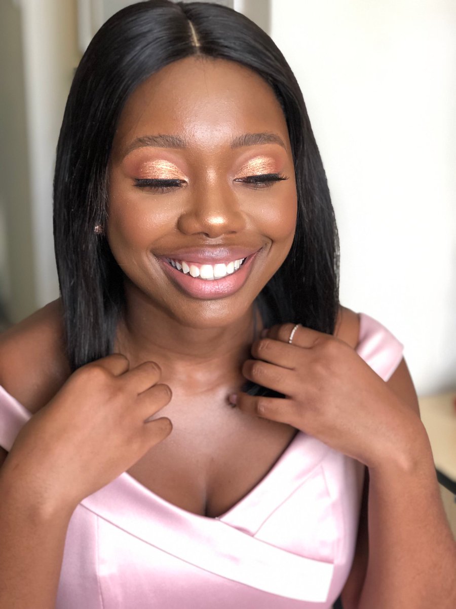 Taydow_'s tweet photo. Todayโs Graduation Soft Glam ๐...
IG:Taydow_
@_rm_makeupstudios
#GraduationGlam #GirlsTalkZA https://t.co/xBCe77iz8h
