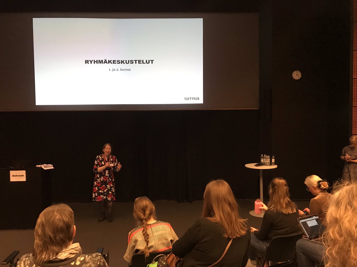 PiaHytonen's tweet image. Ollaan vastuullisia ja turvallisia aikuisia kaikille lapsille ja nuorille haastaa @HeinmkiLiisa #SitraLab @SitraFund tilaisuudessa, jossa keskityttiin erityisesti eriarvoistumiseen, joka kohdistuu lapsiin ja nuoriin. Juuri näin! Yksi aikuinen voi pelastaa nuoren #äläsuljesilmiäsi