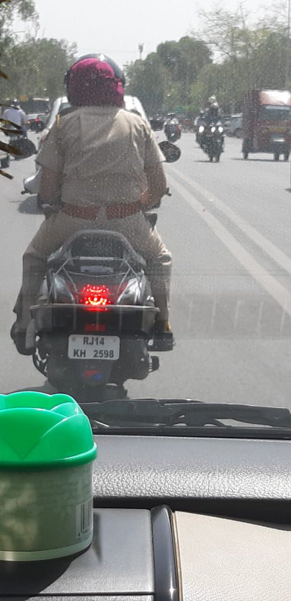 ShreyaNegi4's tweet photo. How can we expect the public to abide by the traffic rules when we have our Jaipur police breaking them itself.. Don't know if they are exempted from wearing helmets but fining the ones they find without helmet...@JaipurPolice @SachinPilot @ashokgehlot51
#rulesnotmeanttobebroken https://t.co/ZLvDEQ1uno