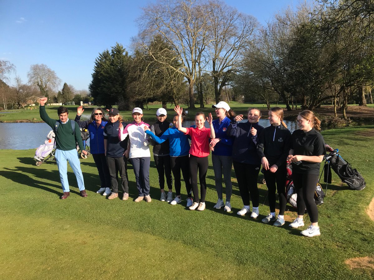 Middlesex_Golf's tweet photo. Our girls enjoyed themselves in yesterday's sunshine @BushHillParkGC. The squad is progressing nicely and enjoying themselves along the way. Keep up the great work team! @Chrispaynegolf https://t.co/JY0YEa2ne1
