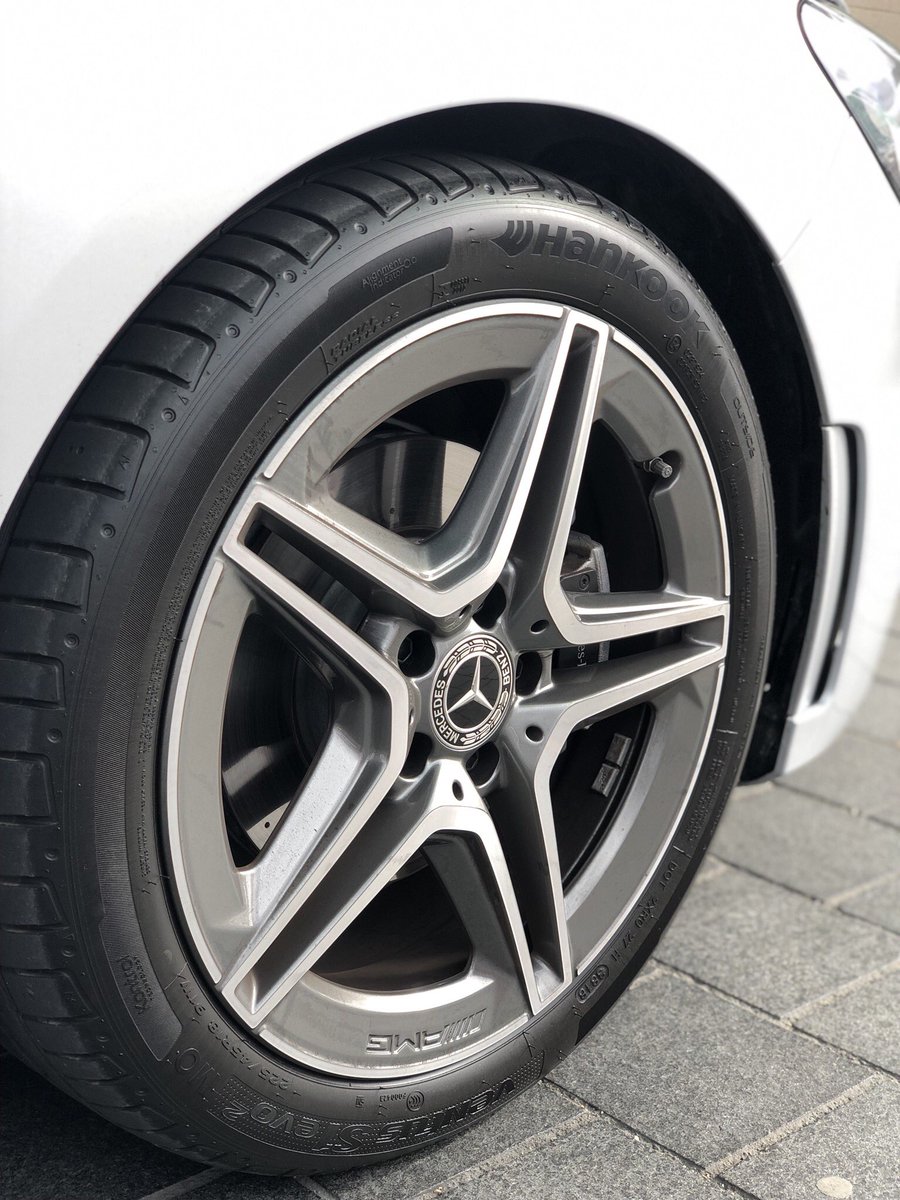 CarzoneIE's tweet photo. We’ve been testing the new #MercedesBenz #B-Class on #Irish roads over the past week. Full review to follow on https://t.co/GMnrlgLW3a 👀

@MB_IRELAND https://t.co/8SBuV8TKyj