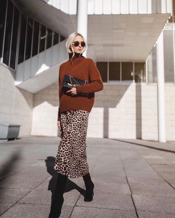 Destapabocas970's tweet photo. Otro estampado que se instala en esta temporada otoño-invierno 2019: el animal print. "Va muy bien con los tonos tierra. Hay opciones también en blanco y negro y con colores. Eviten el animal print en chiquito, queda mejor en grande", recomendó @MalenaPazdice https://t.co/NMf6Syv6dm