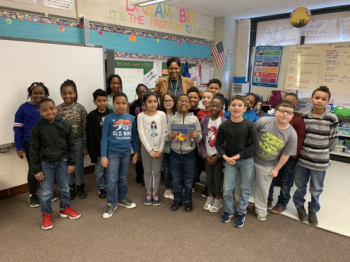 B5CastleHills's tweet photo. Thank you @missniss312 for being our mystery reader and reading Alexander, and the Terrible,Horrible, No Good Very Bad Day! #chdreambuilders https://t.co/gsy5Lki1gE
