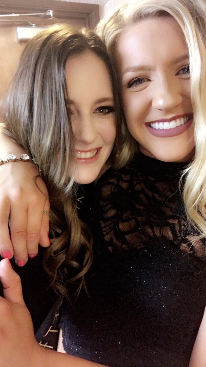 AddieClapp's tweet photo. HAPPY BIRTHDAY SYD FRYE!!! ily bby!!! 😍 @sydney_frye https://t.co/CLbkEv1TKH