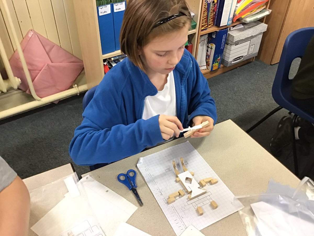 ClaphamTerrace1's tweet image. Year 6 are continuing their DT projects about ‘Structures’. #creativelearning #resilientlearning #persistentlearning