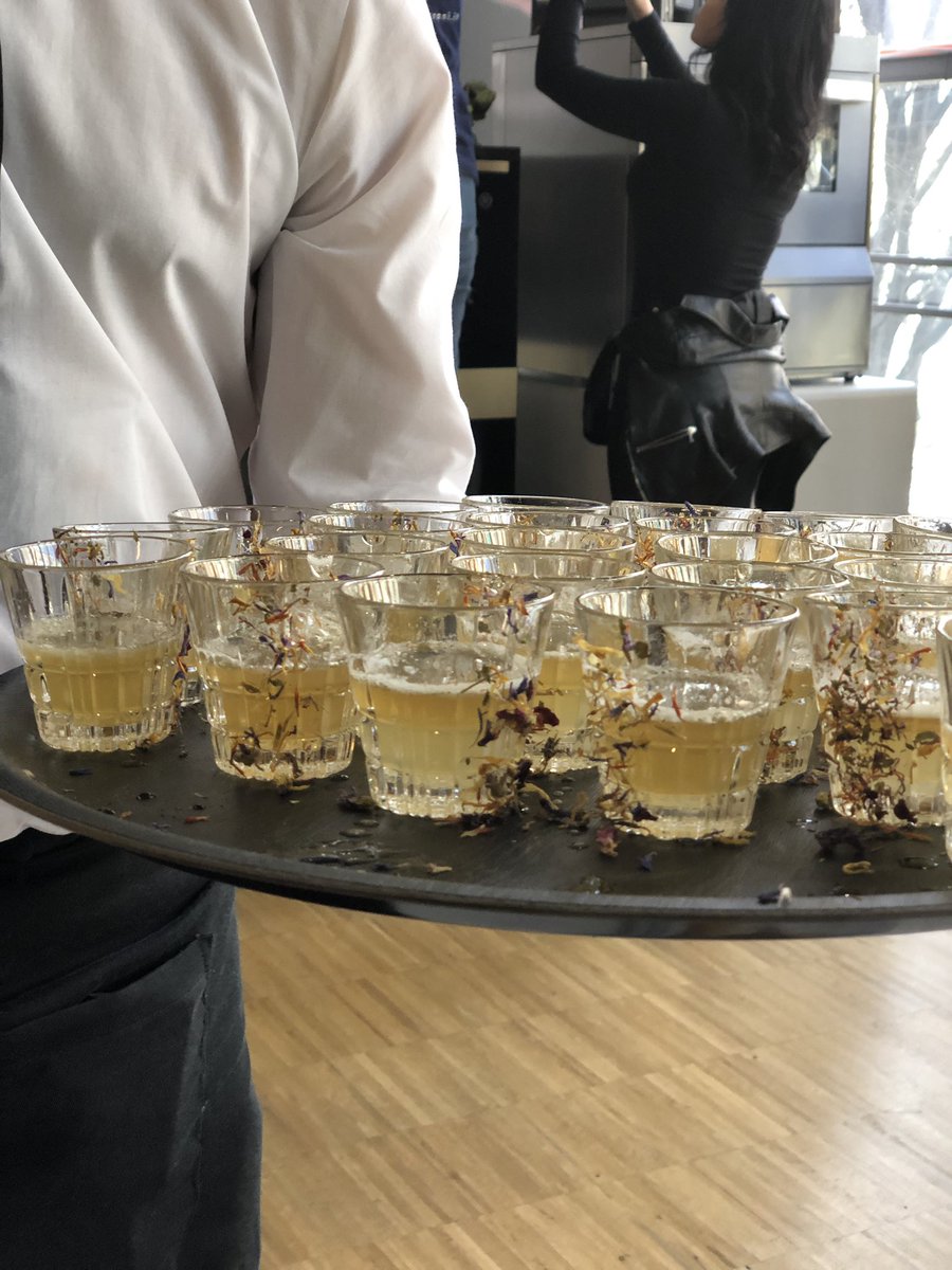 Un cuoco, un barman, del gin, dei carciofi... cosa ne verrà fuori?!
#identitadicocktail #igmi19
<a href="/PrimeUve/">Bonaventura Maschio</a>