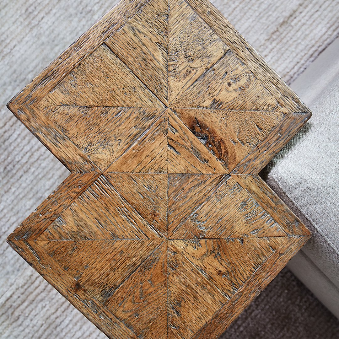 theoalex's tweet photo. A fresh perspective is sometimes all it takes to rediscover our Echoes collection ✨ https://t.co/ASwiVLuYV5
#craftsmanship #hpmkt #hpmktinspired #tabledesign #tabledecor #sidetable #sidetables #sidetabledesign #sidetabledecor #accenttable #livingroomdecor #theodorealexander https://t.co/LJKndFDcHK