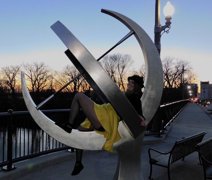Time&rsquo;s got my back. ☀️ #sundial #sunset #model #adventure https://t.co/FZKb3b6UAH<a href="/tag/sundial"class="tags">#sundial</a><a href="/tag/sunset"class="tags">#sunset</a><a href="/tag/model"class="tags">#model</a><a href="/tag/adventure"class="tags"><span>#adventure</span></a>