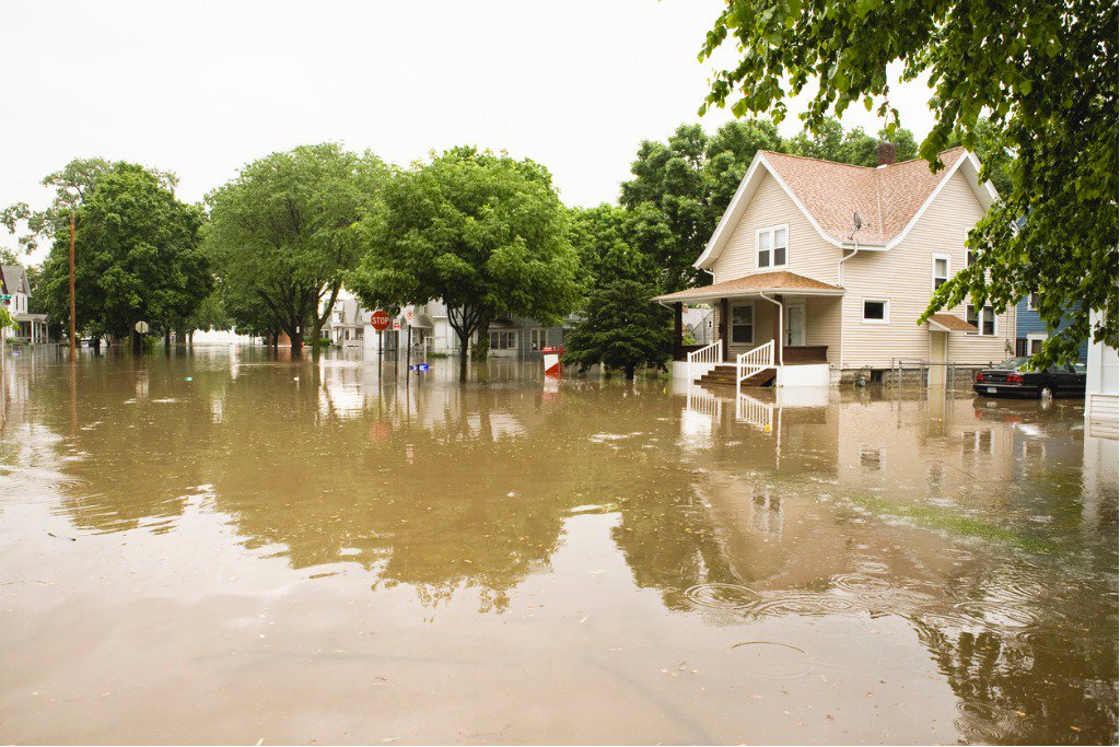 WorldRenew_DRS's tweet photo. More rain is expected in Nebraska this week. With this unprecedented flood season, more than 200 mill people are at risk for flooding in their communities. Lord, we pray for all those displaced by the flooding. We thank you for those working hard to respond. 
#bombcyclone2019 https://t.co/qNTCBtRj2W