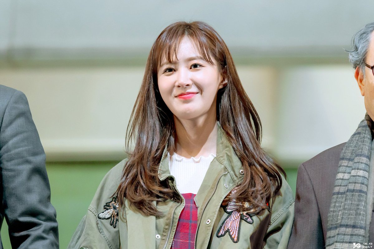 axbks's tweet photo. 190317 연극 앙리할아버지와 나 curtain-call - 소녀시대 유리 4p by DMSY https://t.co/59L6qUKoz1   #소녀시대 #유리 #SNSD #Yuri https://t.co/z63HTvl61H