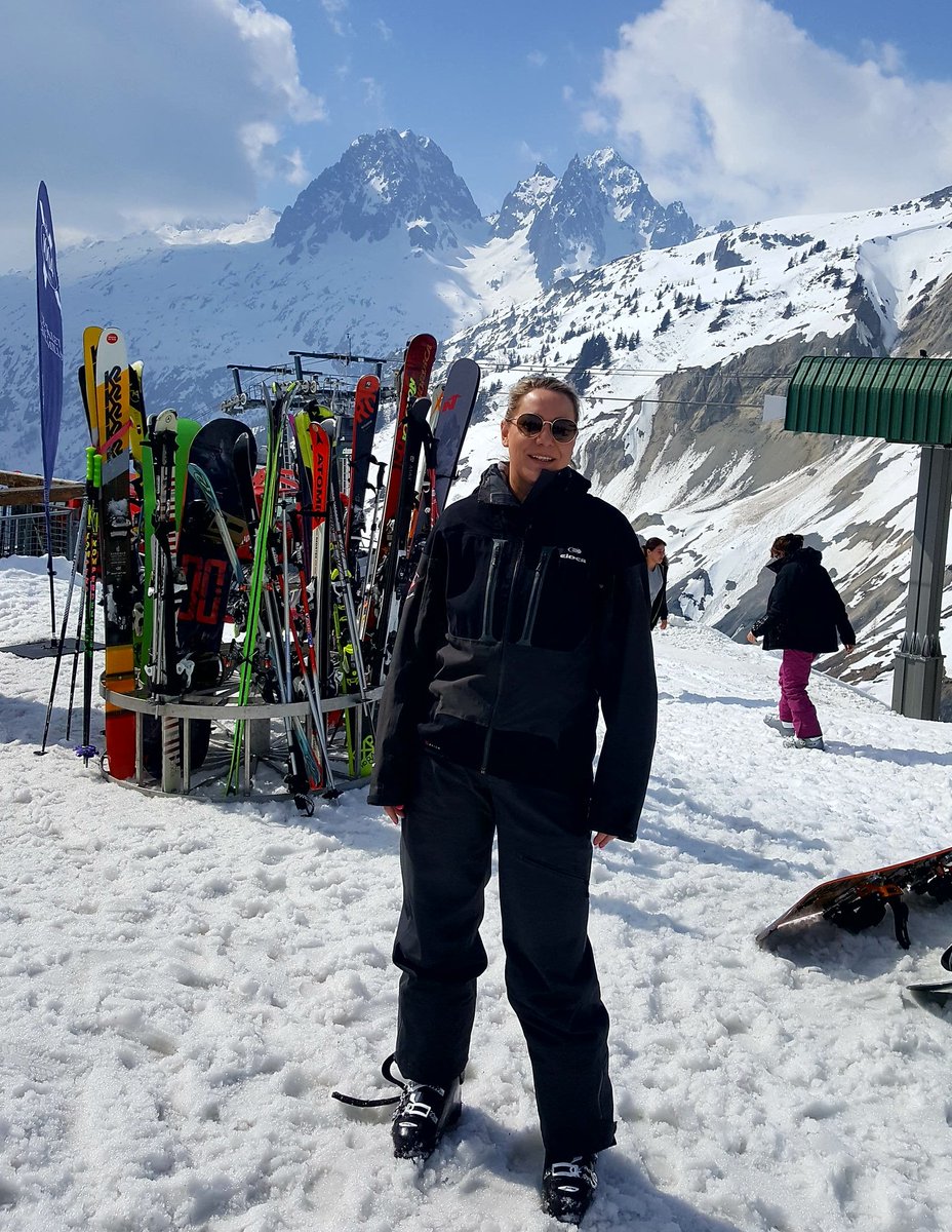 annasnoep's tweet photo. First time back on the slopes in 20 years! #livetotellthetale #eventprofs #GES19 @Conference_News @inntel_co_uk https://t.co/diAnFkBGZO
