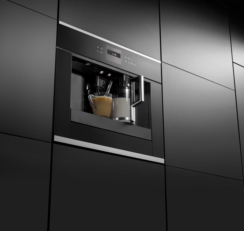 KuppersbuschUK's tweet image. Start the day right with a coffee bean to cup Espresso or Cappuccino. The Kuppersbusch coffee machine is available in black, white and shade of grey with a design-kit to suit with your kitchen. kuppersbusch.com #kuppersbusch #coffee #appliances #cappuccino #espresso