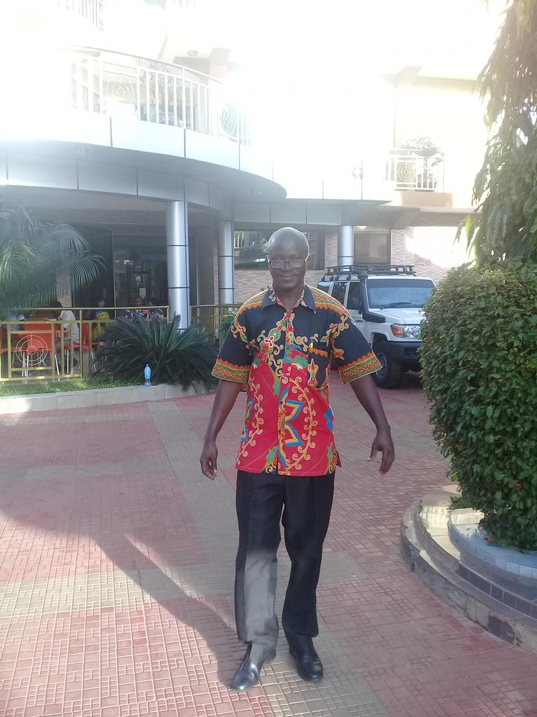 Lmbigule's tweet photo. Wanadamu tumepewa na Mwenyezi Mungu akili ya kutambua mema na mabaya.yote yaliyo mazuri hukubalika kwa Mungu na kwa wanafamu.Mungu hataki uvivu.Falsafa ya 'Hapa kazi tu'.Ni Dira ya maendeleo ktk Jamii yetu,kwani kazi ni uhai na kipimo cha utu.#ChukuaHatua @Tz_Kwanza https://t.co/ZXqTjeSmYG