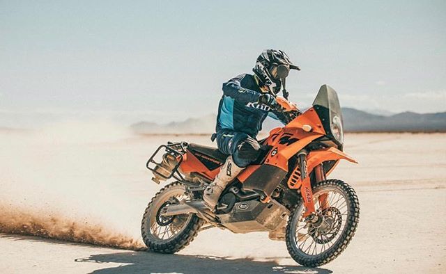 dual_sport_adv's tweet photo. Heading into the work week like ✊🏼
📷 @rodeo.cowboy #dualsportadv
• • •
#ride #adventure #dualsport #dirtbike #adv #advrider #explore #awesome #photo #photooftheday #photograpy #motorcycle #enduro #dualsportlife #wlfenduro #advrider #discovery #overl… https://t.co/WTbqB5hH64 https://t.co/rvcg0N1bcS