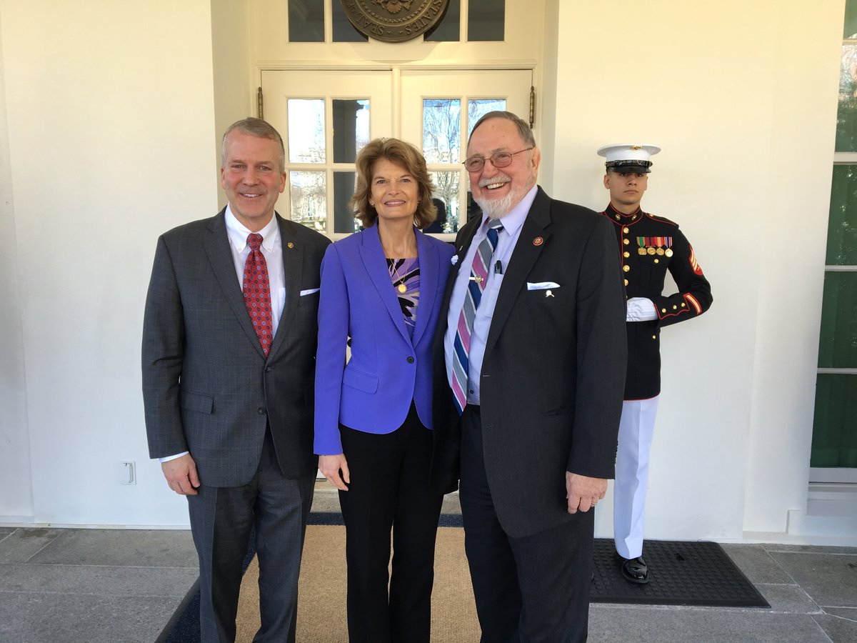 lisamurkowski's tweet photo. Happy #SewardsDay! On this day in 1867, led by Sec. of State William Seward, the U.S. bought the territory of Alaska from Russia for $7.2M. Today & every day I’m proud to represent AK & couldn’t ask for better colleagues to serve w/ as AK’s Congressional Delegation. https://t.co/v43cBRRkdu