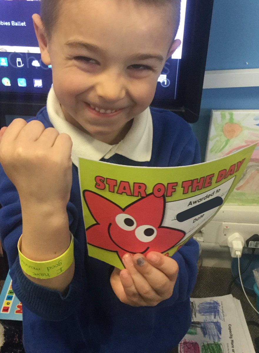 SimpsonsLane1B's tweet photo. This Fox was extremely excited about getting his wristband for good manners and also getting the star of the day certificate. @SimpsonsLane https://t.co/ChdNvqrW33