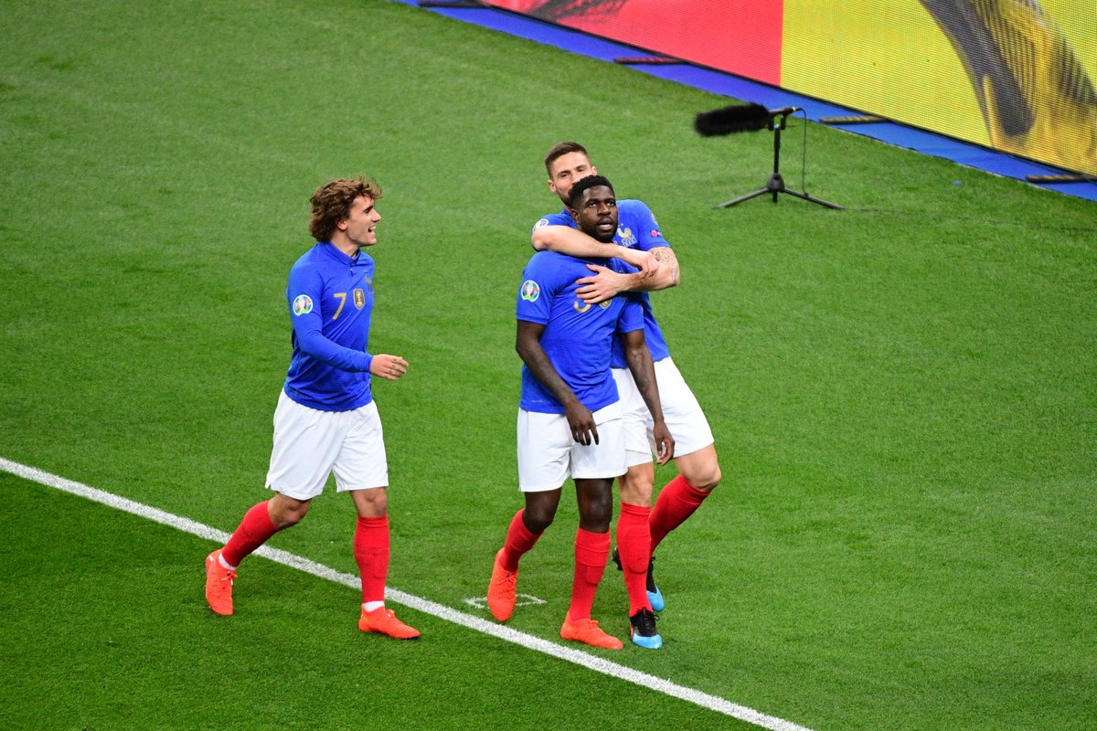 Celebración del tanto de Umtiti con Francia.